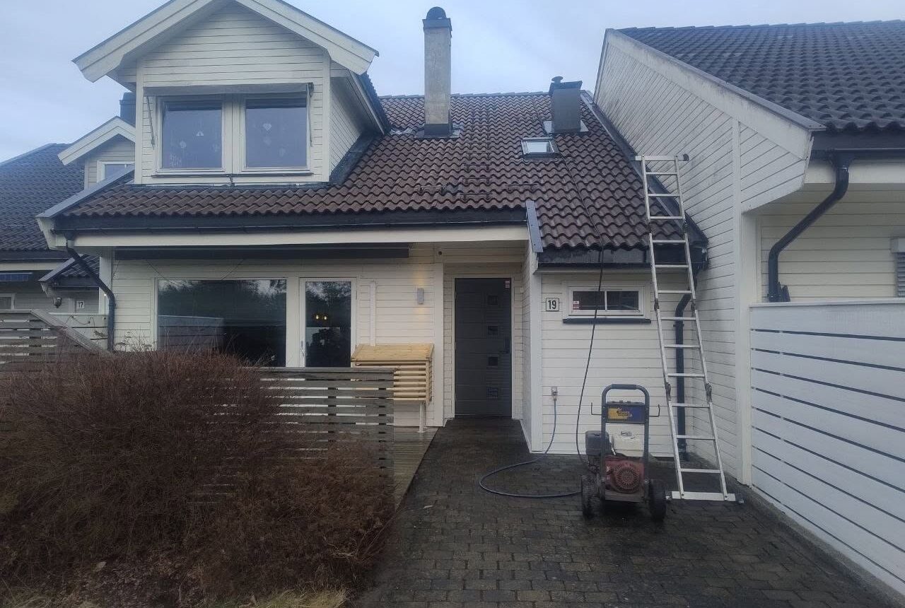Før – Takvask av sammensatt betongtak
